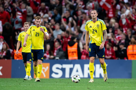 Dejan Kulusevski and Gustaf Nilsson of Sweden look dejected