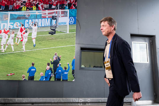 Head coach Jon Dahl Tomasson of Sweden