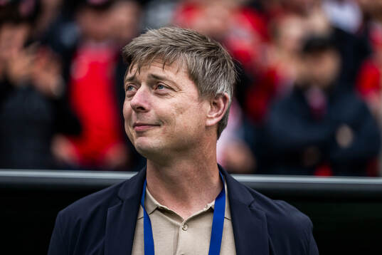 Head coach Jon Dahl Tomasson of Sweden