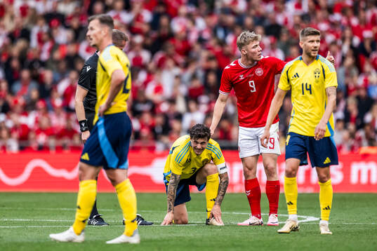 Victor Nilsson Lindelöf of Sweden in pain