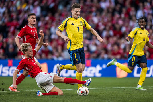 Morten Hjulmand of Denmark and Emil Holm of Sweden