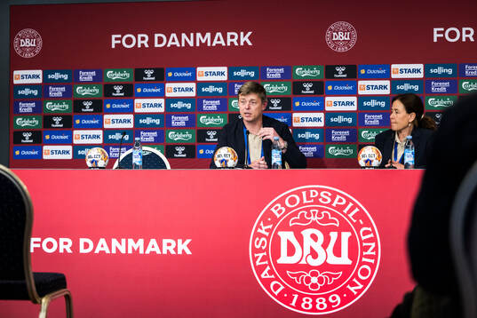 Head coach Jon Dahl Tomasson of Sweden