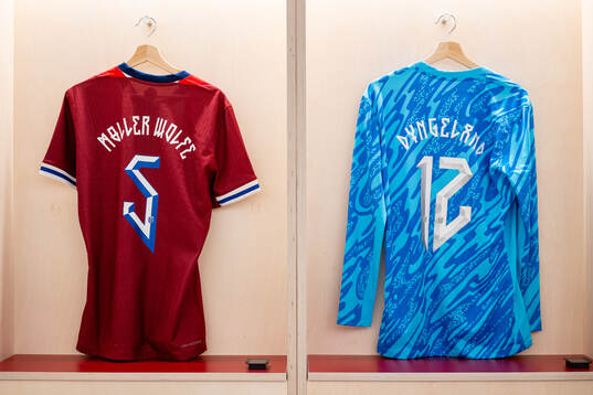 The kits of David Møller Wolfe and goalkeeper Mathias