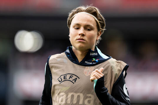 Andreas Schjelderup of Norway warms-up