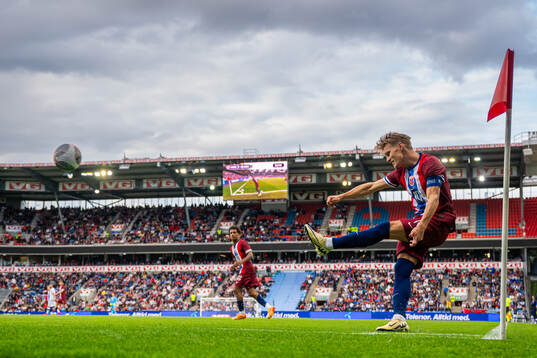 Martin Ødegaard of Norway takes a corner kick