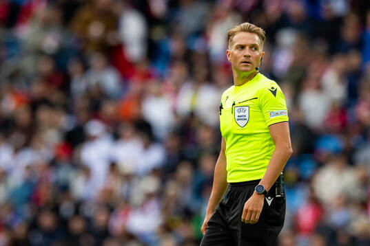 Referee Mikkel Redder
