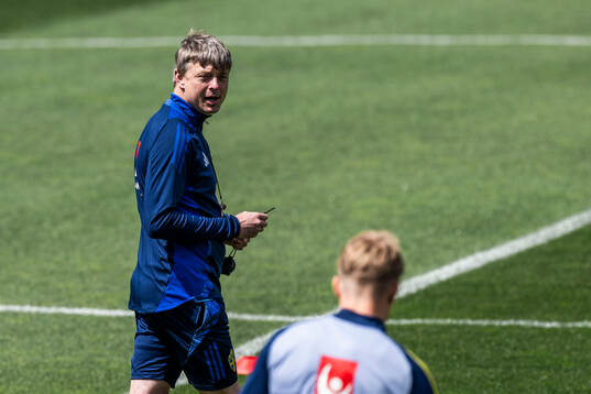 Head coach Jon Dahl Tomasson of the Swedish men's national