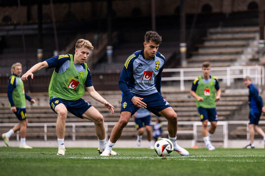 Daniel Svensson and Yasin Ayari of the Swedish men's