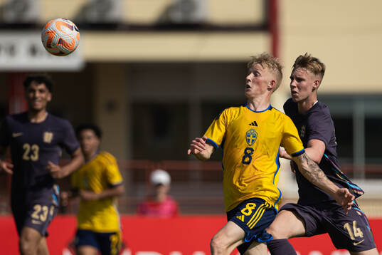 Melker Widell of Sweden and Kaelan Casey of England