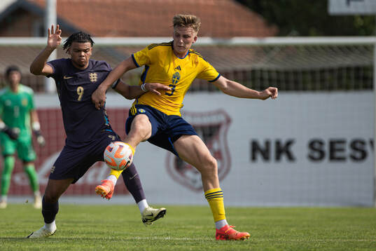 Dane Scarlett of England and Casper Widell of Sweden