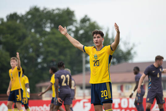 Deniz Gül of Sweden