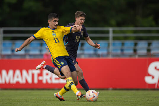 Aimar Sher of Sweden and George Earthy of England of Sweden
