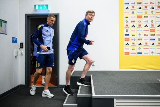 goalkeeper Robin Olsen and Head coach Jon Dahl Tomasson of