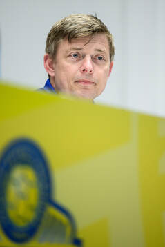 Head coach Jon Dahl Tomasson of the Swedish men's national