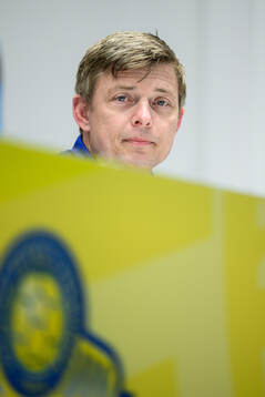 Head coach Jon Dahl Tomasson of the Swedish men's national
