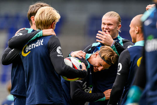 Erik Botheim and Erling Braut Haaland of the Norwegian