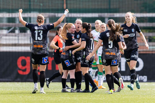 Växjö DFFs Thordis Elva Agustsdottir jublar med