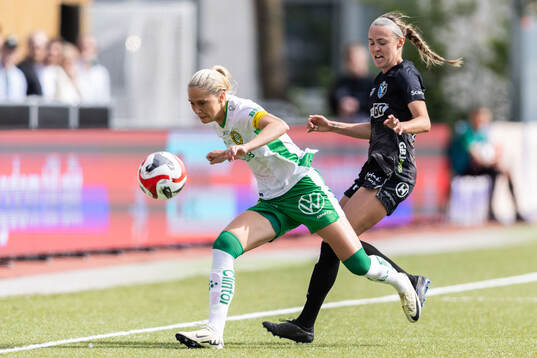 Hammarbys Alice Carlsson och Växjö DFFs Larkin Russel