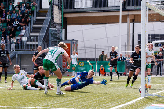 Hammarbys Julie Blakstad gör 10 bakom Växjö DFFs