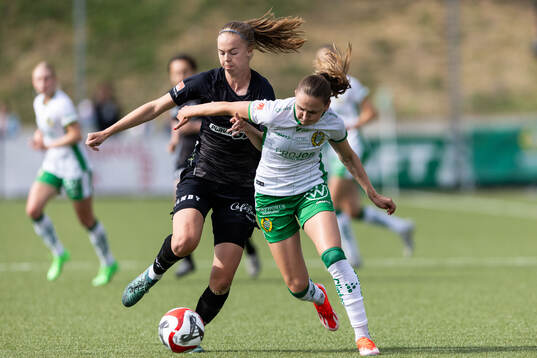 Växjö DFFs Elin Nilsson och Hammarbys Vilde Hasund