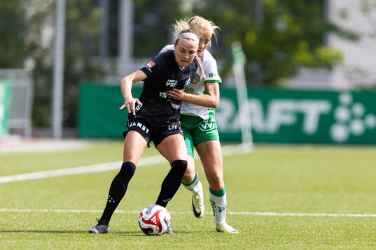 Växjö DFFs Larkin Russel och Hammarbys Smilla Holmberg