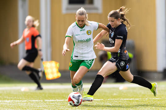 Hammarbys Ellen Wangerheim och Växjö DFFs Emma Holmqvist