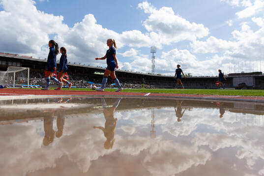 Spelare ur Djurgården lämnar planen