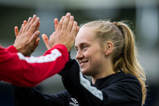 Ingeborg Skretting of AaFK Fortuna warms up