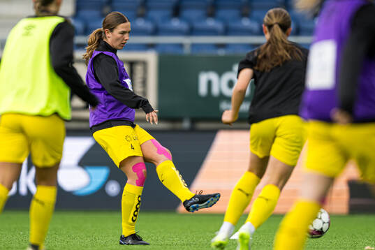 Lærke Hammer of Bodø/Glimt warms up