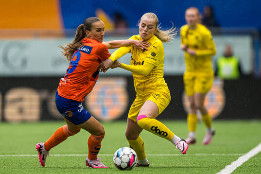 Maria Herdel Pedersen of AaFK Fortuna and Andrea Karoline