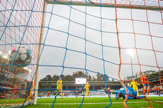 Agata Drozdzik of AaFK Fortuna scores the 4-0 goal