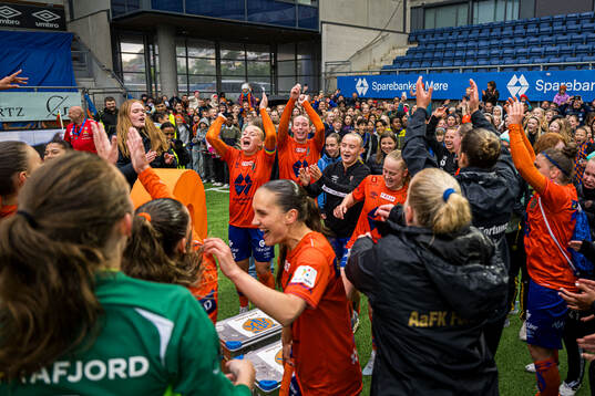 Mette Osvold Muri, Helle Olsen Rindal, Madelen Eid and
