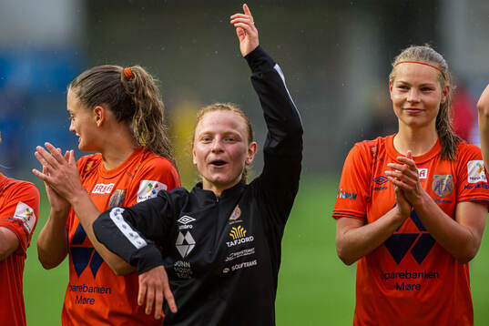 Laura Gashi of AaFK Fortuna celebrates