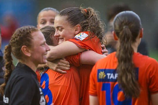 Guro Hammer Røn of AaFK Fortuna celebrates