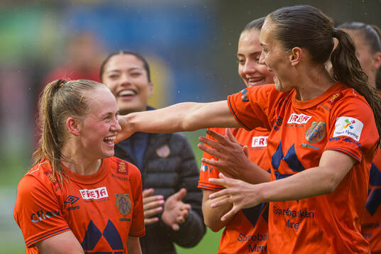 Ingeborg Skretting and Hanna Bråten Gravem of AaFK Fortuna