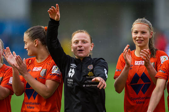 Laura Gashi of AaFK Fortuna celebrates
