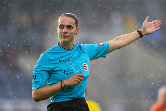 Marit Hamel, referee