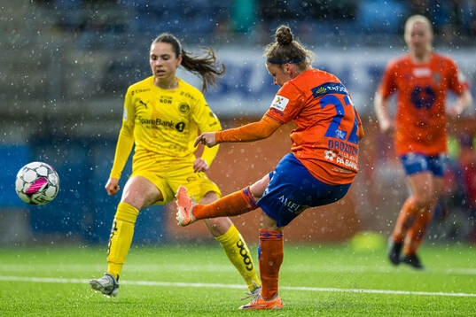 Agata Drozdzik of AaFK Fortuna scores the 4-0 goal