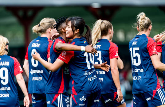 FC Rosengårds Momoko Tanikawa jublar