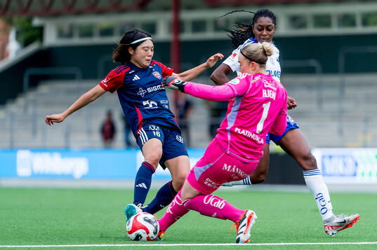 FC Rosengårds Mai Kadowaki och IFK Norrköpings Sofia Hjern
