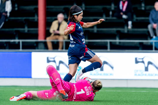 FC Rosengårds Mai Kadowaki och IFK Norrköpings Sofia Hjern