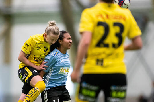 Elfsborgs Hanna Gunnarsson och Boo FFs Nicole Ruiz Granados