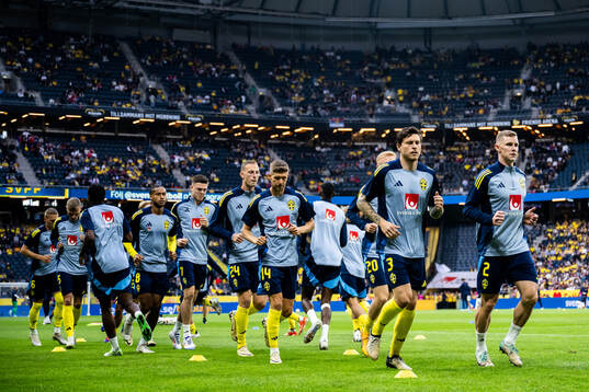 Victor Nilsson Lindelöf and Emil Krafth of Sweden