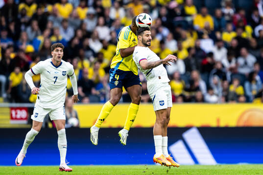 Isak Hien of Sweden and Aleksandar Mitrovic of Serbia