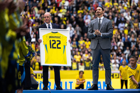 Zlatan Ibrahimovic with Fredrik Reinfeldt, president of the
