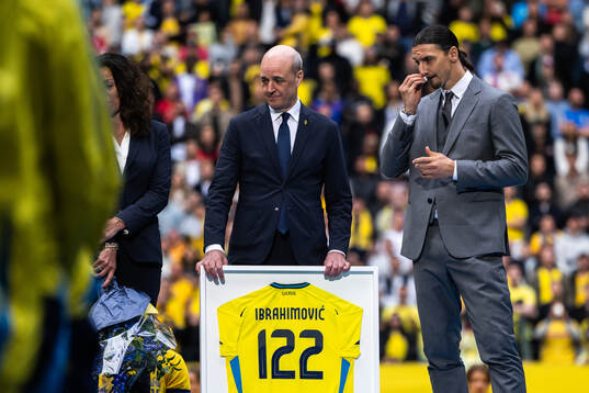 Zlatan Ibrahimovic with Fredrik Reinfeldt, president of the