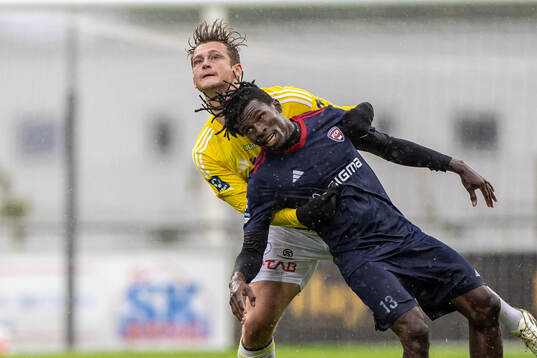 Falkenbergs Noel Hansson och Rosengårds Kelvin Emmanuel