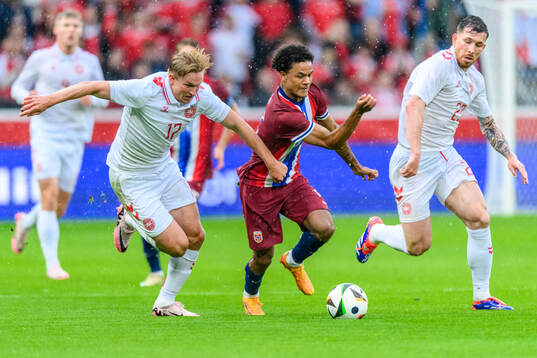 Victor Kristiansen of Denmark and Oscar Bobb of Norway