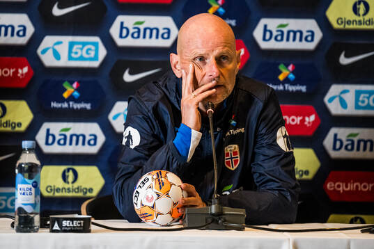Head coach Ståle Solbakken of Norway