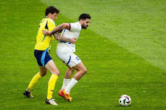 Victor Nilsson Lindelöf of Sweden against Aleksandar